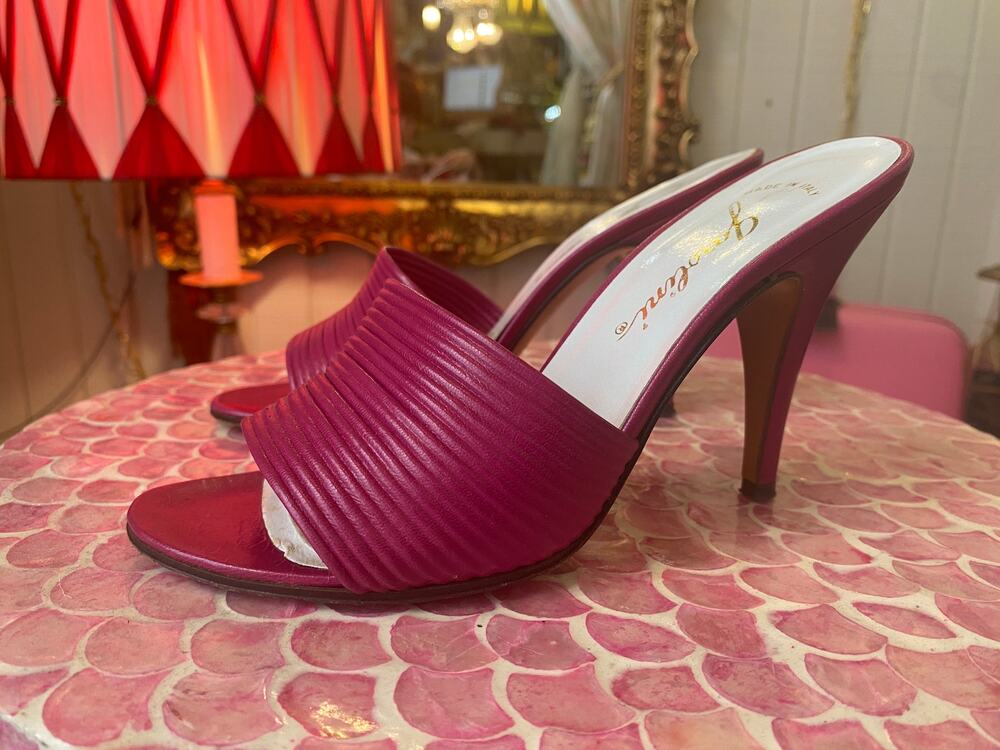 vintage 1970s magenta leather mules 70s high heel shoes stiletto garolini 6 pink